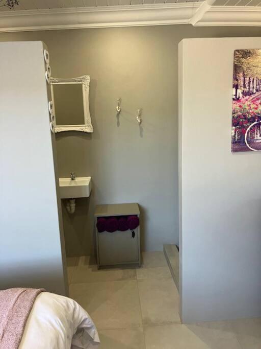 Stellies Accommodation - Room 2 Китмансхуп Экстерьер фото